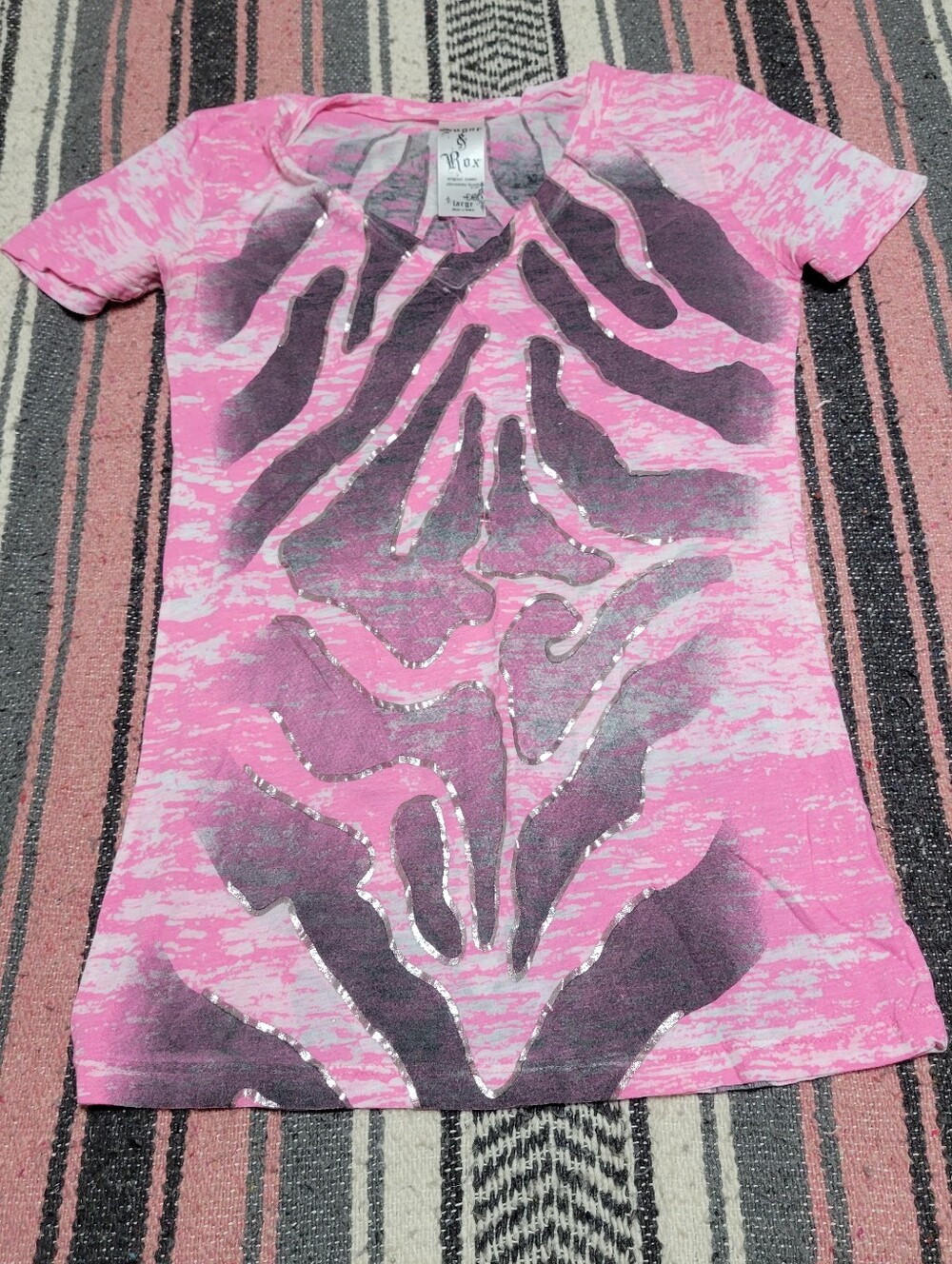 5/$15 sugar & rox shirt